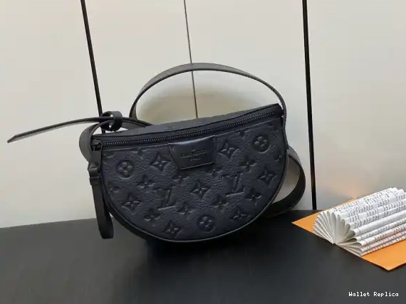 Affordable Moon LOUIS VUITTON Crossbody 0604